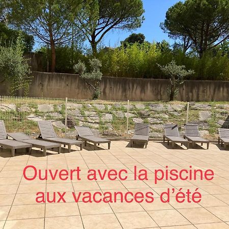 Superbe Appartement A Uzes Avec Place De Parking المظهر الخارجي الصورة